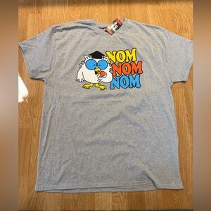Tootsie Roll Pop Mr. Owl “Nom Nom Nom” Graphic Tee – Size XL – $15